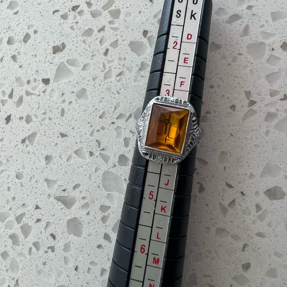 Hallmarked 10k whit gold beautiful deep Color citrine ring . - Picture 15 of 16